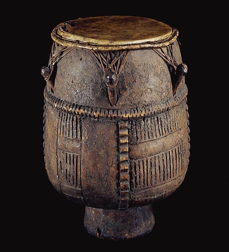 圖片一：大英博物館Instagram展示的AKAN DRUM